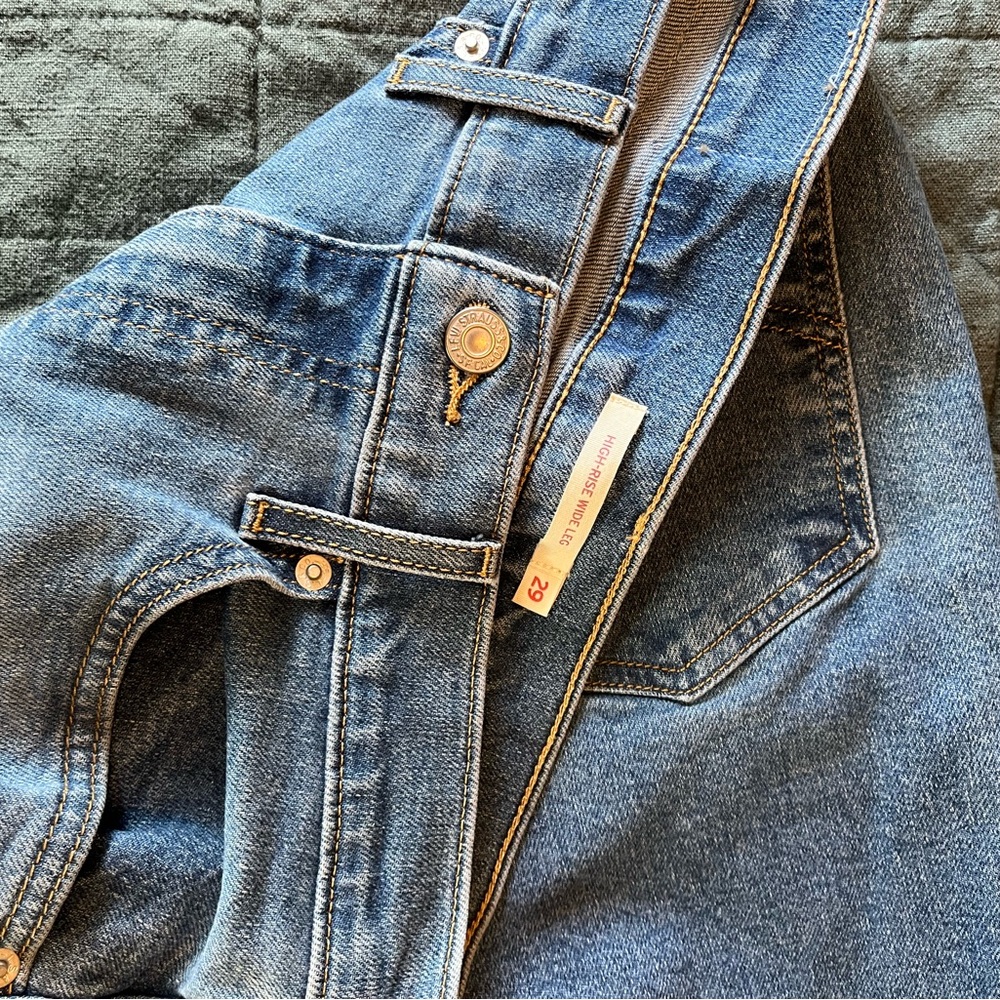 Levis High Rise Wide Leg Jeans - Picture 5 of 5